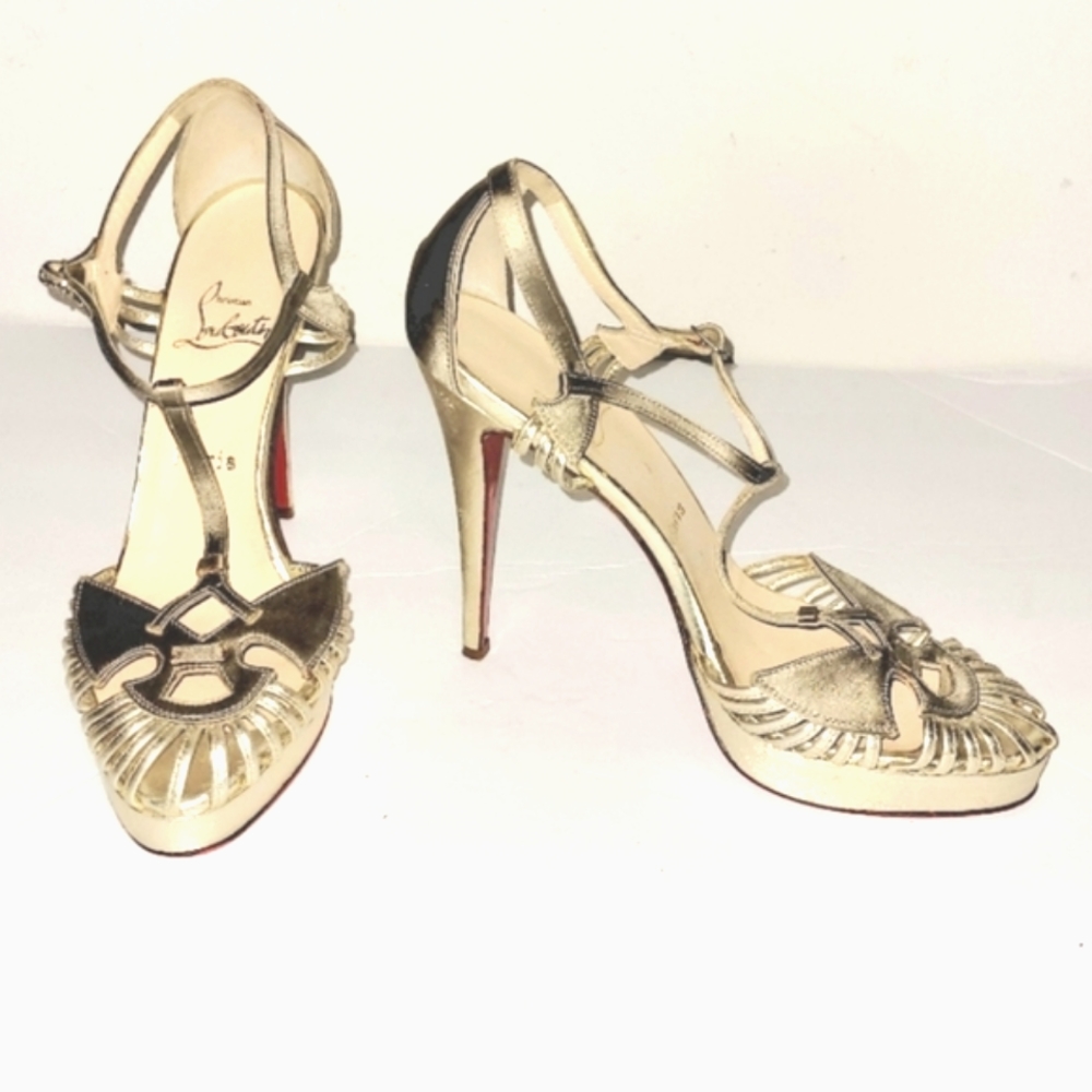 Christian Louboutin Gold T-strap Platform Sandals. Size 40